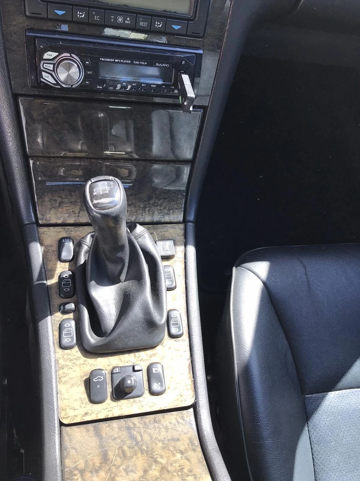 Mercedes-Benz E 200 Kompressor  - изображение 4