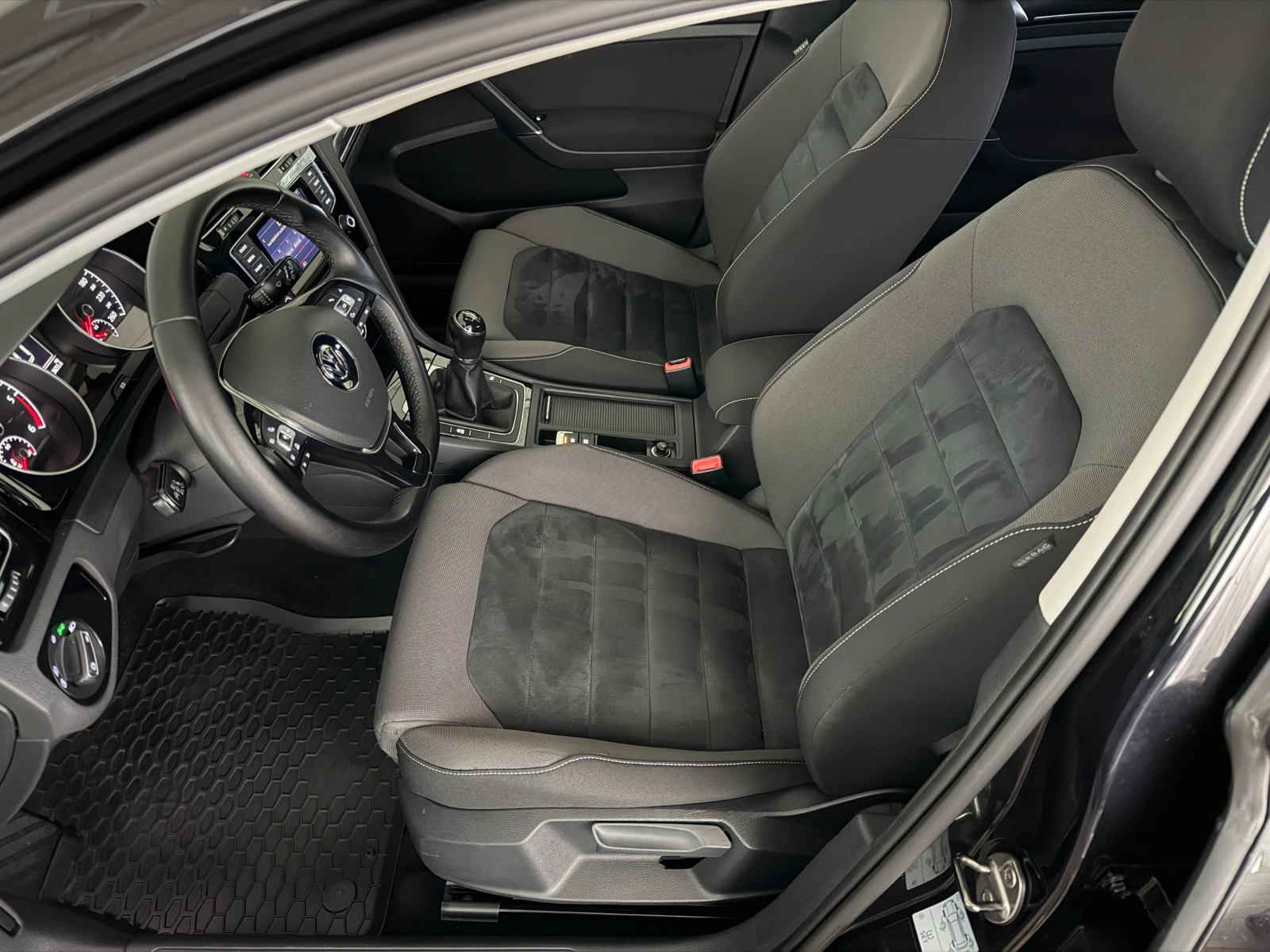 VW Golf 2.0TDI* СЕРВИЗНА КНИЖКА С ПЪЛНА ИСТОРИЯ В VW - изображение 6