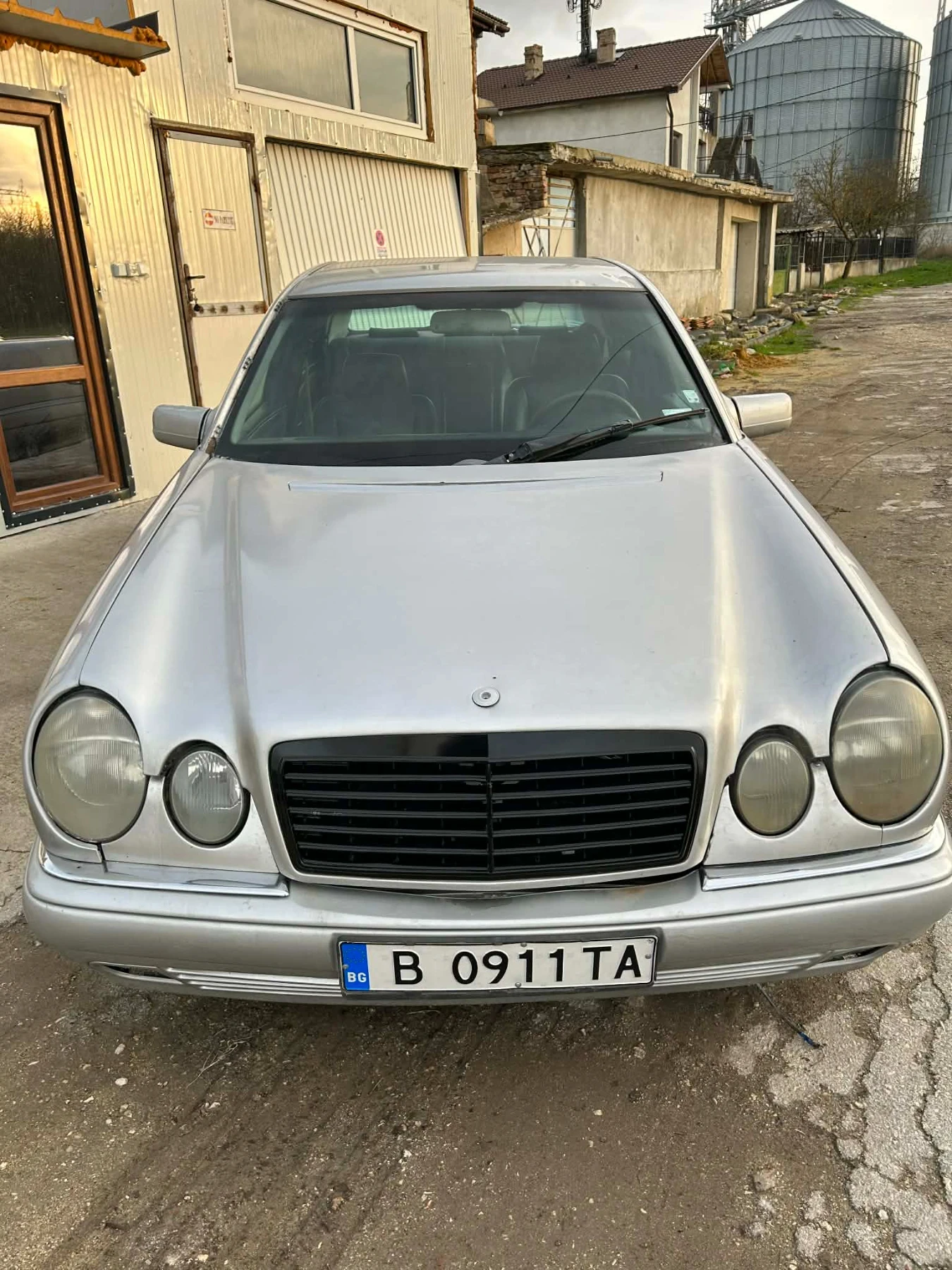 Mercedes-Benz E 250 2.5 | Mobile.bg   1