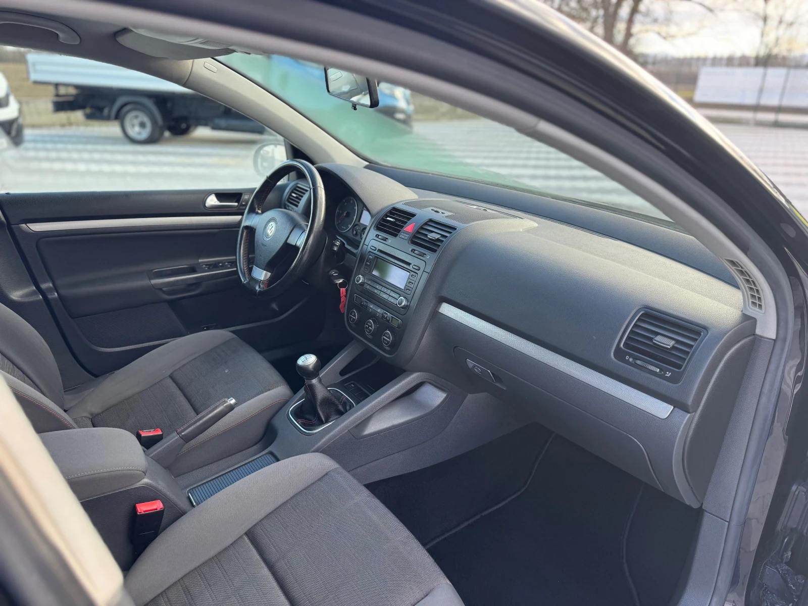 VW Golf 1.9 TDI 105k.c - изображение 9