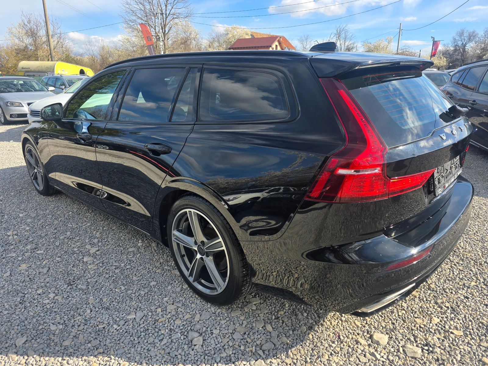 Volvo V60 2.0D3-190K.C-R-DESIGN-СУПЕР ЛУКСОЗНО ИЗПЪЛНЕНИЕ, снимка 9 - Автомобили и джипове - 54043681