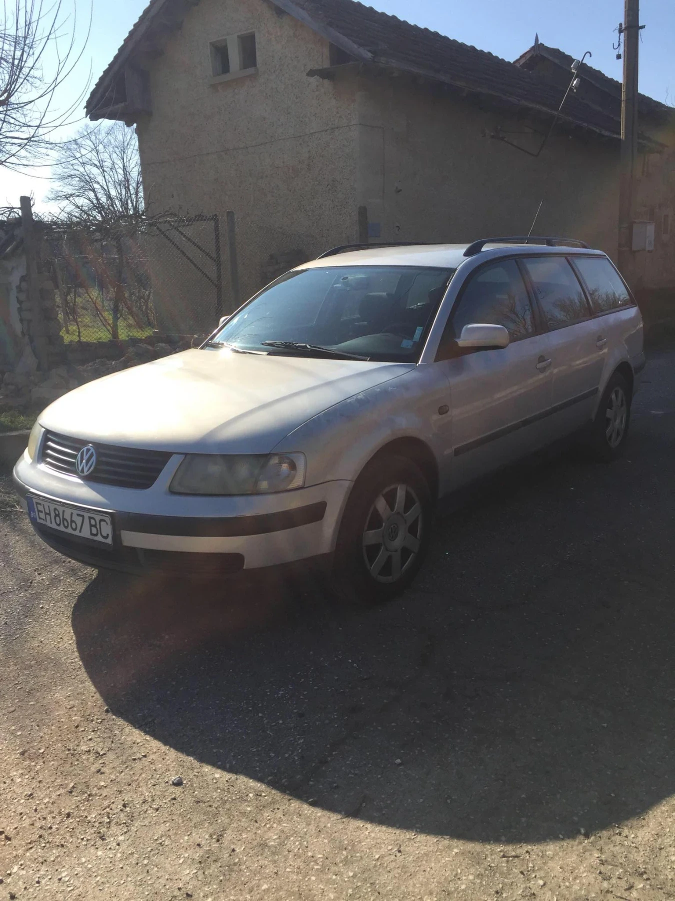 VW Passat Комби, снимка 3 - Автомобили и джипове - 54196539