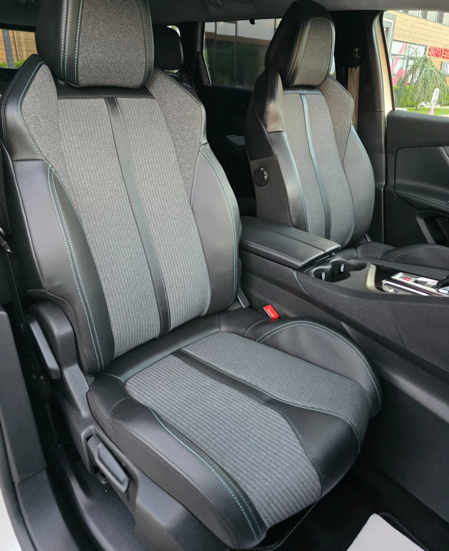Peugeot 5008 1.5BlueHdi.New Line.EAT8.Distronic.Keyless.43000км, снимка 14 - Автомобили и джипове - 54527914