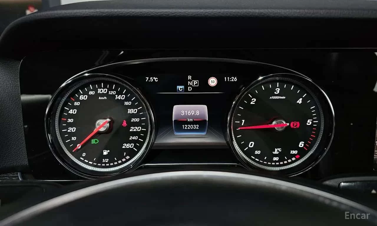 Mercedes-Benz E 220 * E220d 4MATIC Avantgarde * ЦЕНА ДО БГ, снимка 8 - Автомобили и джипове - 55663201