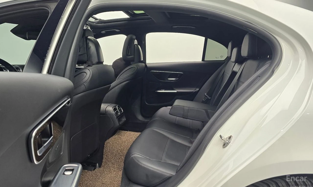 Mercedes-Benz C 200 AMG* LINE* 4MATIC* BURMESTER* ОБДУХВАНЕ* ДИСТРОНИК, снимка 16 - Автомобили и джипове - 55970951