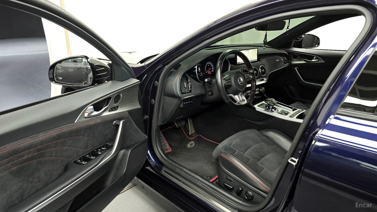 Kia Stinger MEISTER 3.3 GT AWD - DISTRONIC - ОБДУХ - ПОДГРЕВИ, снимка 10 - Автомобили и джипове - 56114045