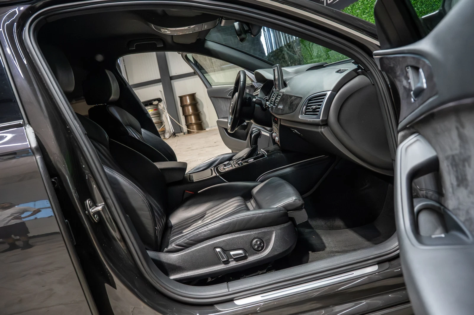 Audi A6  3.0TDI/MATRIX/RS6 OPTIC/BOSE/KEYLESS/HEAD UP/20Z, снимка 12 - Автомобили и джипове - 56246456