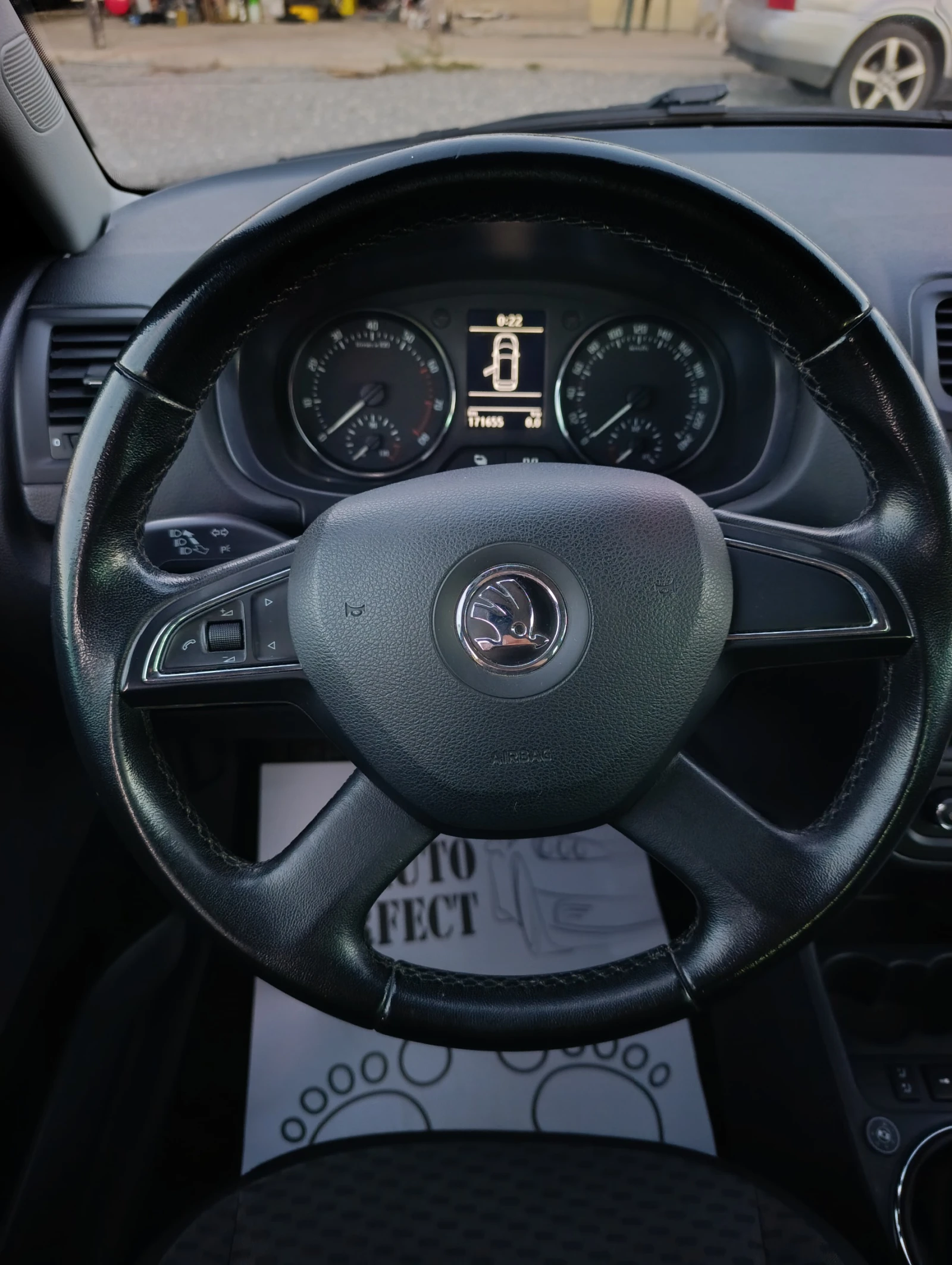Skoda Roomster 1.4i-16v ГАЗ+ БЕНЗИН, снимка 11 - Автомобили и джипове - 56261286