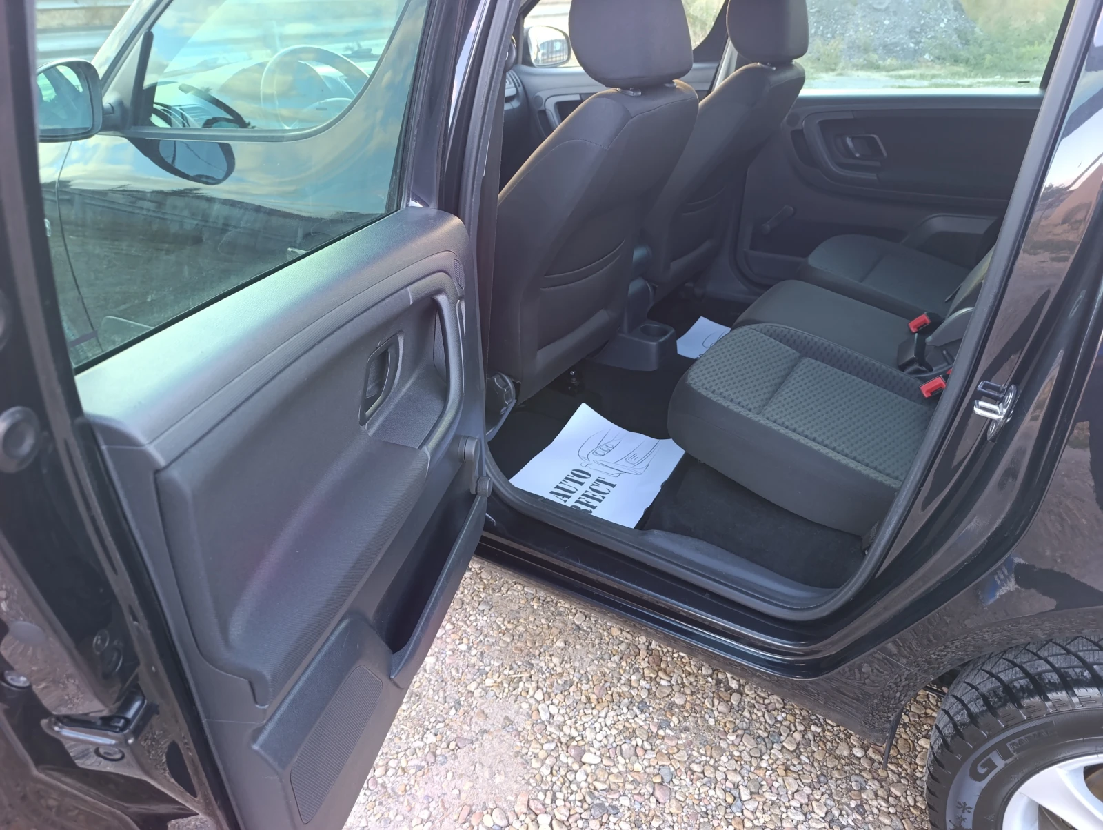 Skoda Roomster 1.4i-16v ГАЗ+ БЕНЗИН, снимка 10 - Автомобили и джипове - 56261286