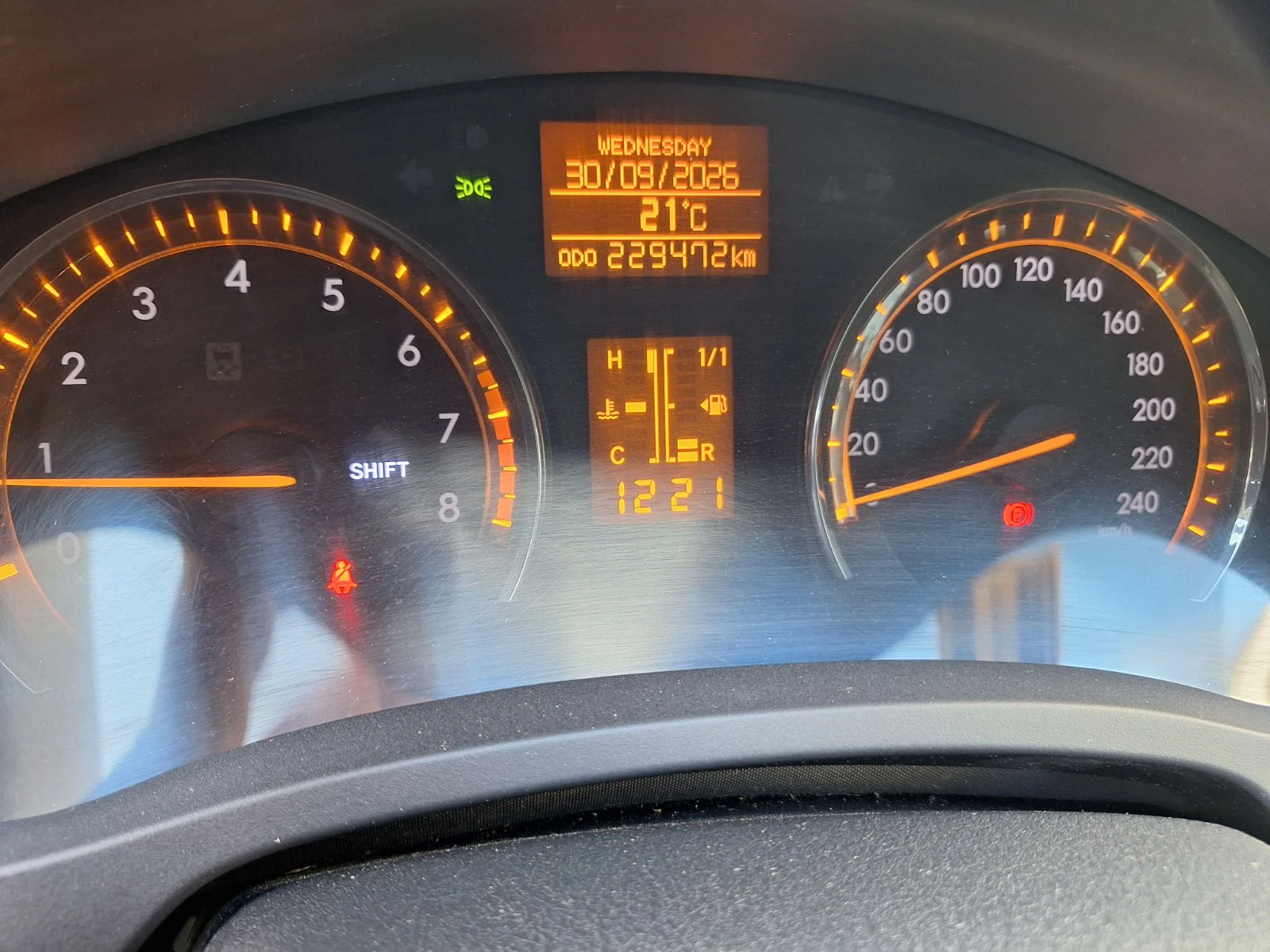Toyota Avensis 1.8i Бензин/Газ, снимка 13 - Автомобили и джипове - 56317917