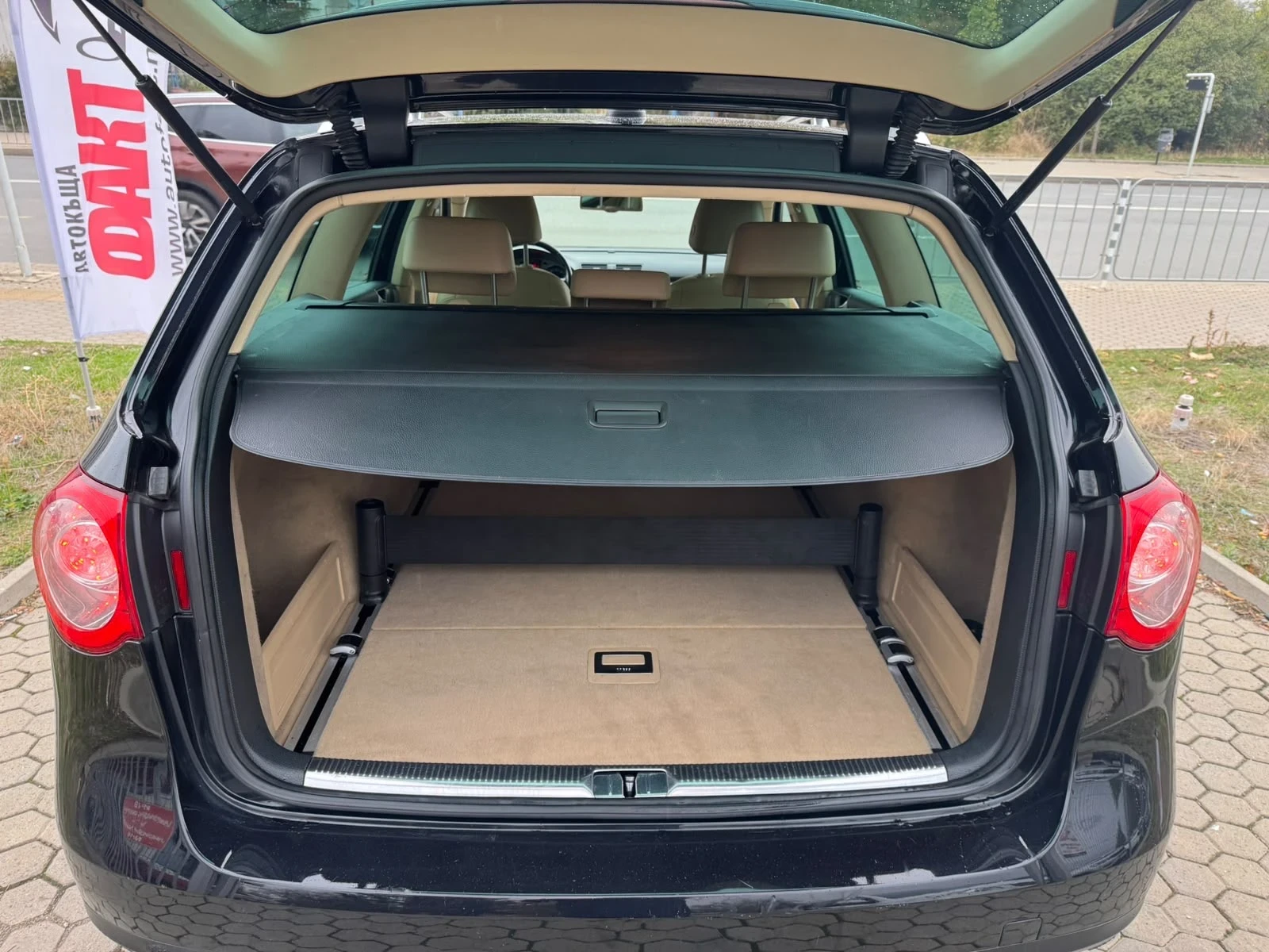 VW Passat 2.0TDi/AVTOMAT, снимка 14 - Автомобили и джипове - 56726475