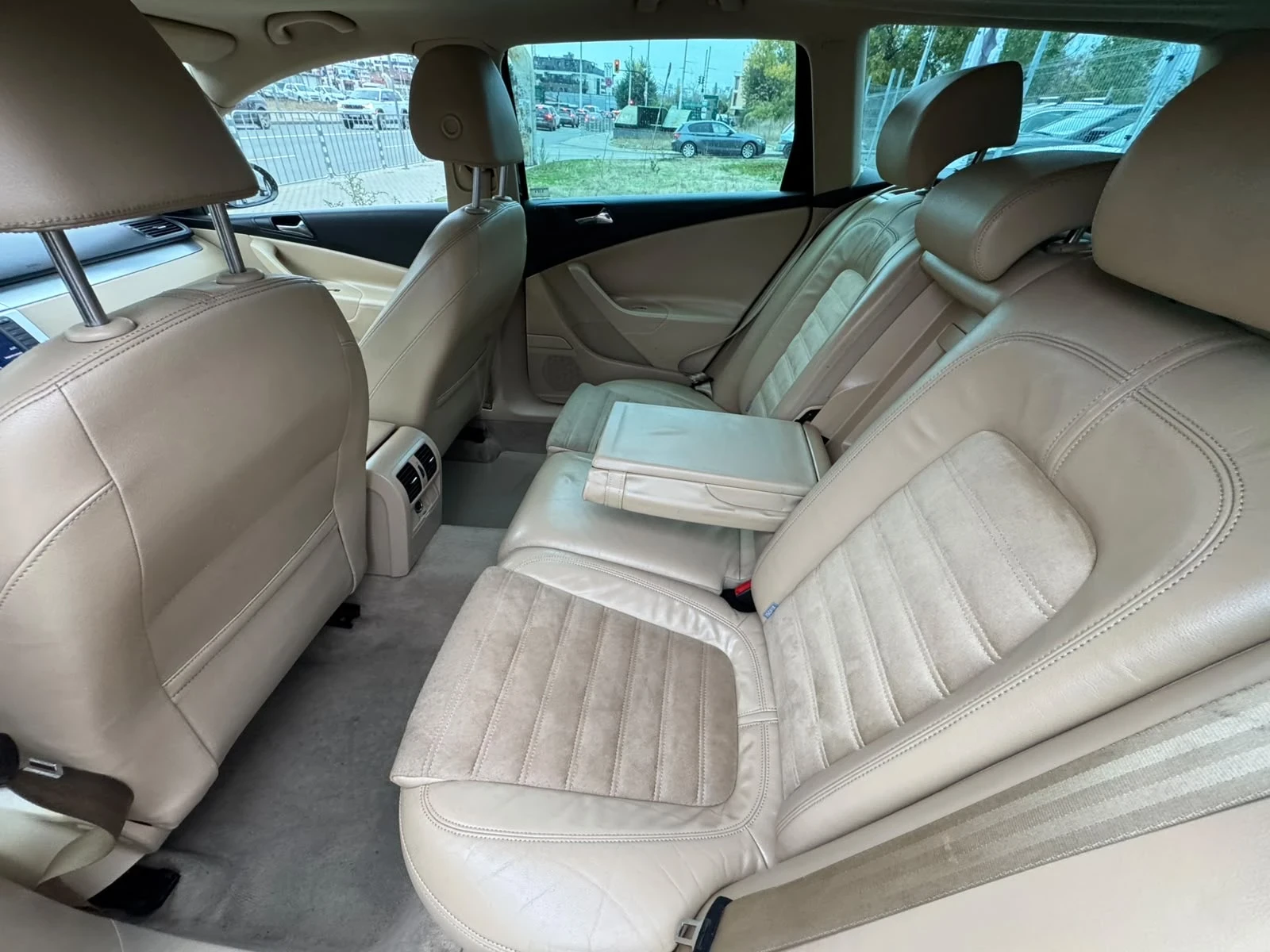 VW Passat 2.0TDi/AVTOMAT, снимка 13 - Автомобили и джипове - 56726475