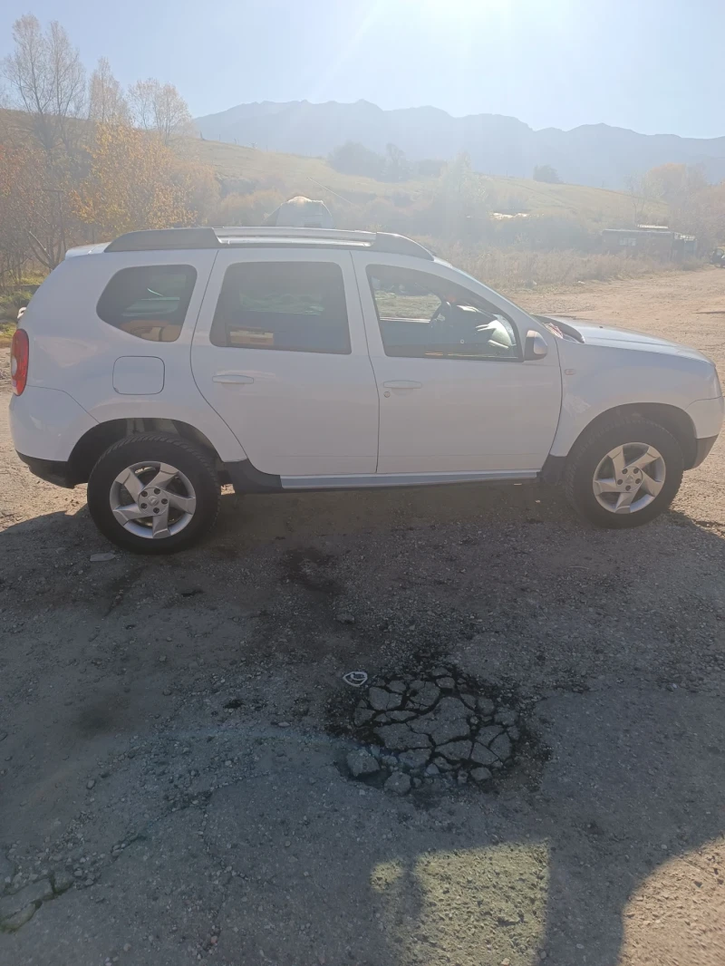 Dacia Duster, снимка 11 - Автомобили и джипове - 47904575