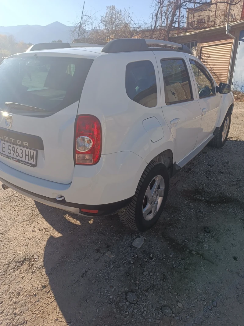 Dacia Duster, снимка 12 - Автомобили и джипове - 47904575