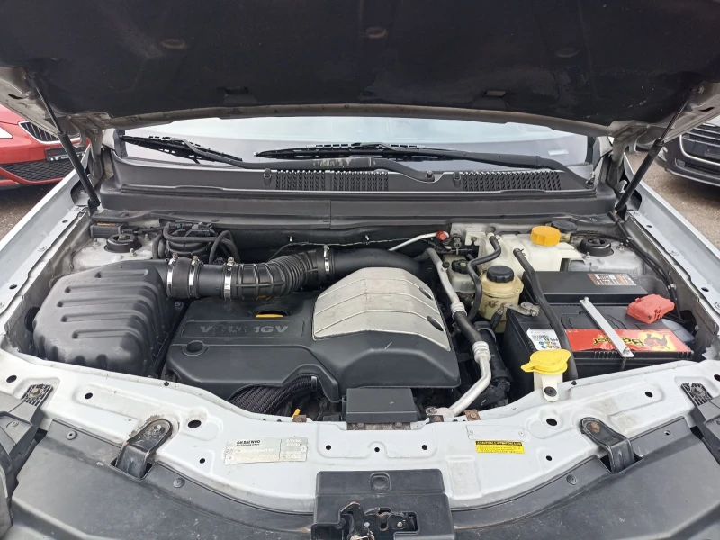 Chevrolet Captiva 2.0 VCDI 4х4 6+ 1, снимка 14 - Автомобили и джипове - 53286449
