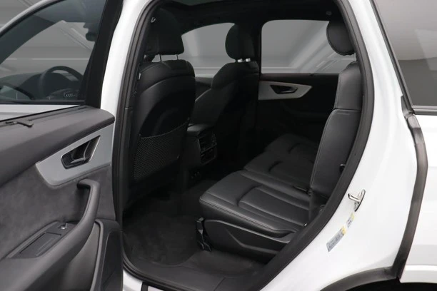Audi Q7 55 TFSI Quattro = S-line = 7 Seats  | Mobile.bg   12