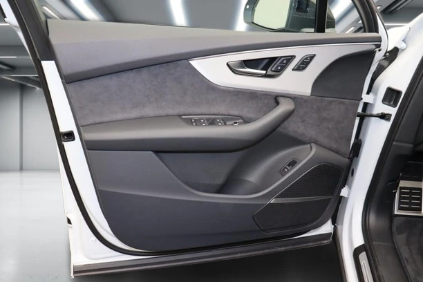 Audi Q7 55 TFSI Quattro = S-line = 7 Seats Гаранция - изображение 6