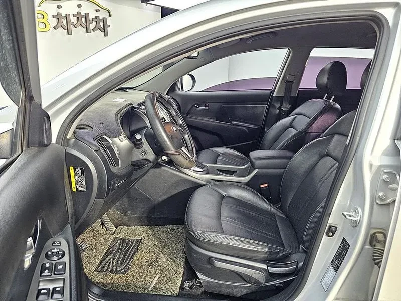 Kia Sportage, снимка 8 - Автомобили и джипове - 52557513