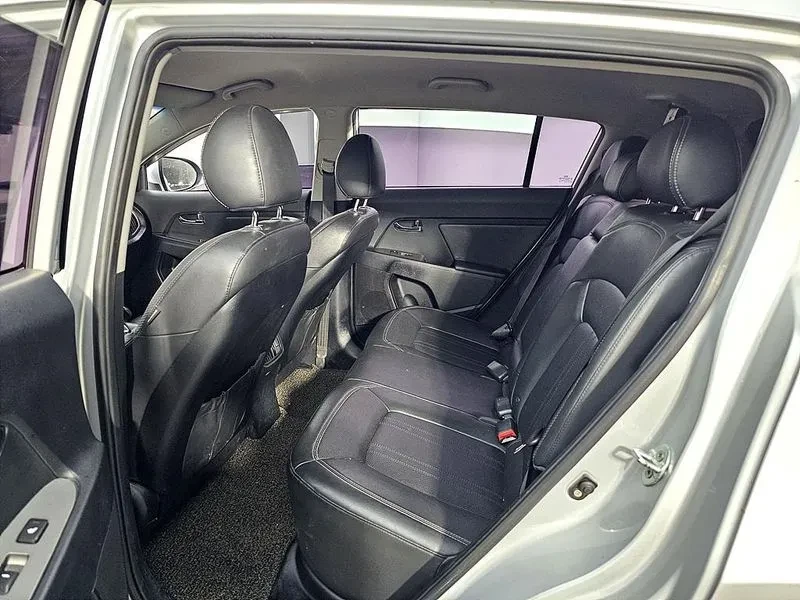 Kia Sportage, снимка 9 - Автомобили и джипове - 52557513