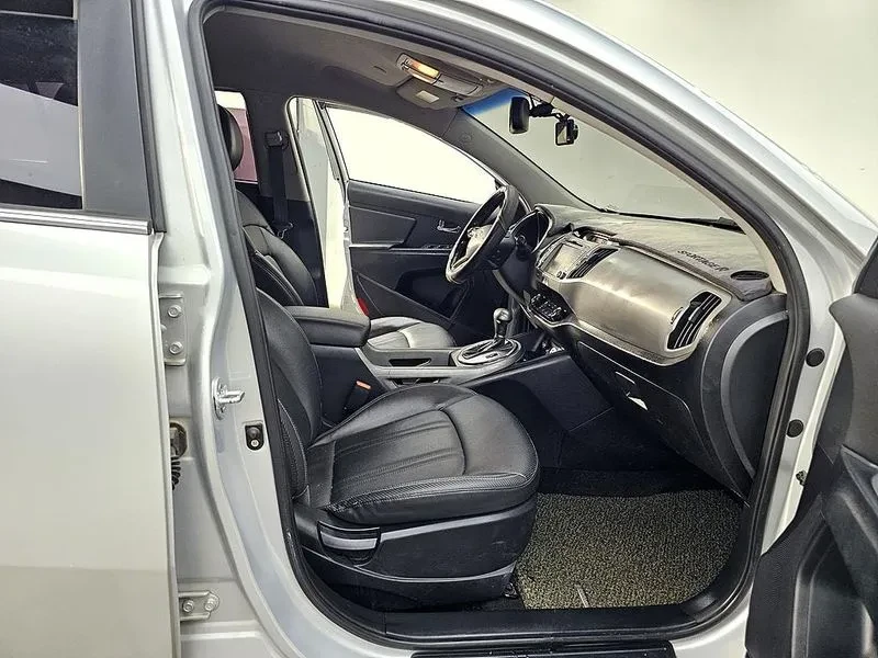 Kia Sportage, снимка 11 - Автомобили и джипове - 52557513