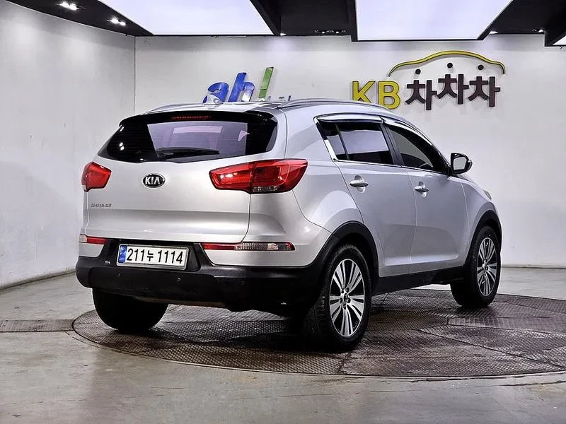 Kia Sportage, снимка 4 - Автомобили и джипове - 52557513