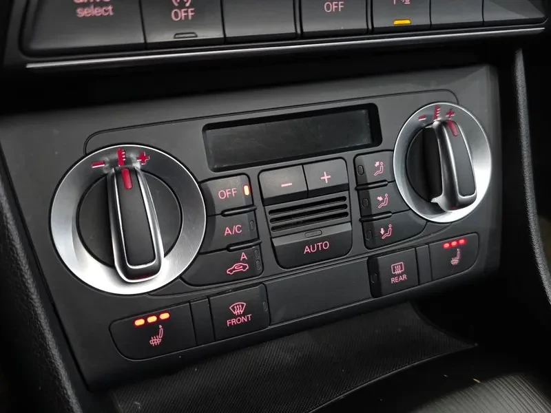 Audi Q3 2.0 TDI Quattro, снимка 16 - Автомобили и джипове - 55128648