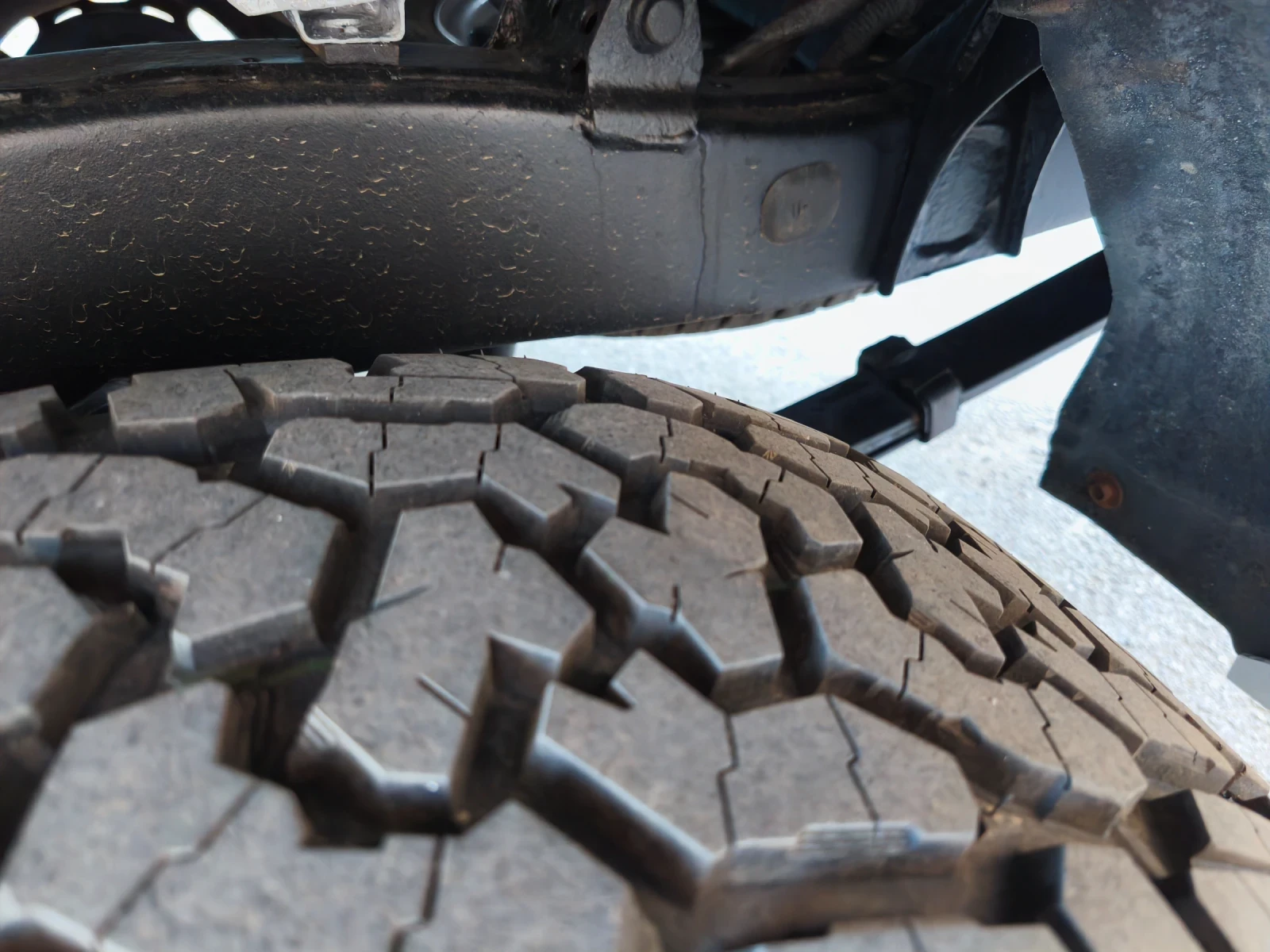 Toyota Hilux 2.5 D4D 144 Регистриран , снимка 16 - Автомобили и джипове - 53624803