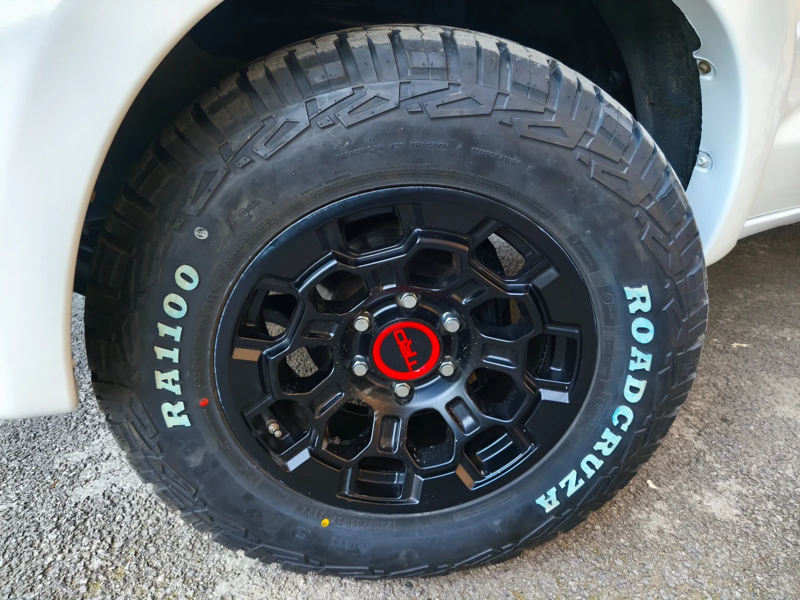 Toyota Hilux 2.5 D4D 144 Регистриран , снимка 15 - Автомобили и джипове - 53624803