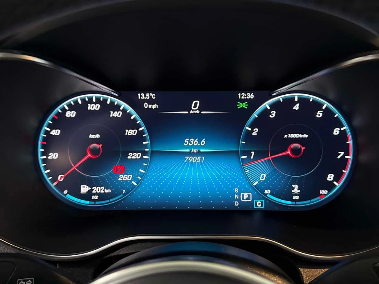 Mercedes-Benz GLC 300 * 4MATIC * 360 * АМБИЕНТНО * 2 КЛЮЧА * ПОДГРЕВ * П, снимка 8 - Автомобили и джипове - 53918325