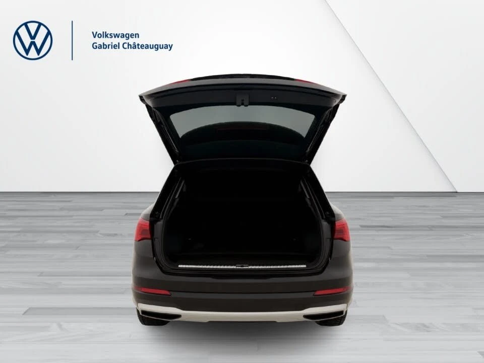 Audi Q3 Quattro* Premium Plus* АвтоКредит* (ЦЕНА ДО БГ), снимка 7 - Автомобили и джипове - 54039981