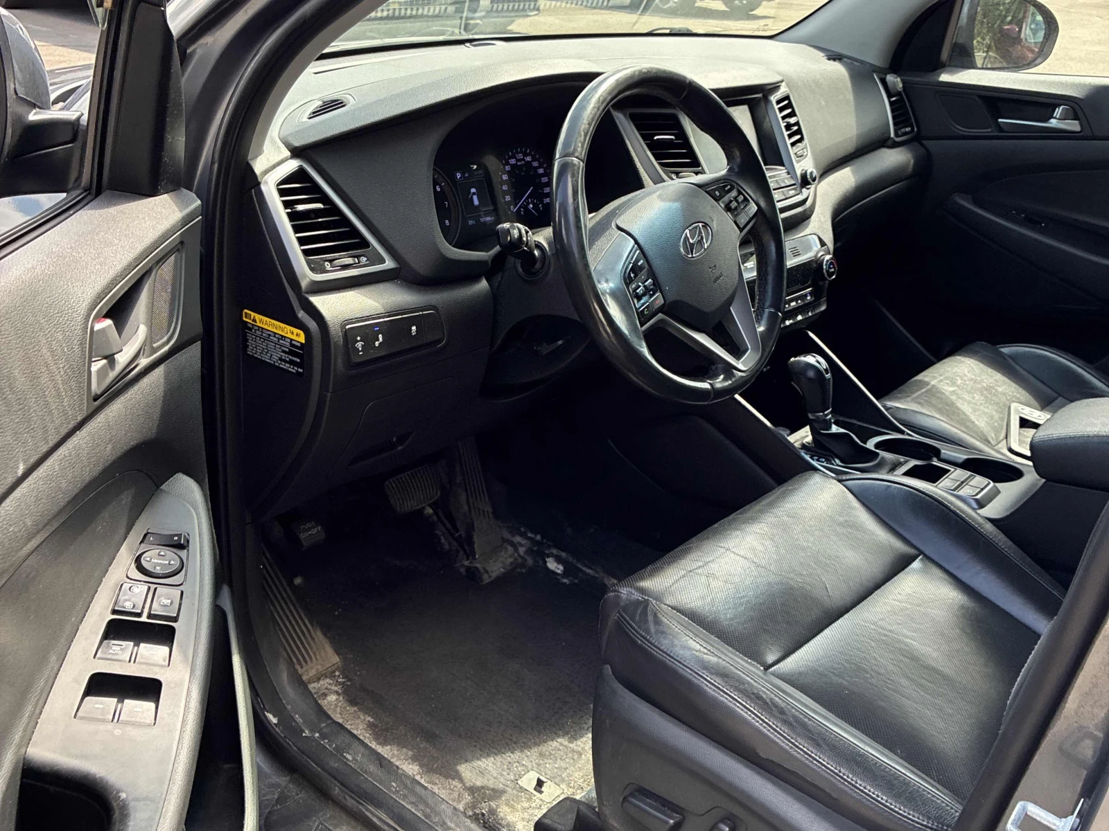 Hyundai Tucson, снимка 5 - Автомобили и джипове - 55733321