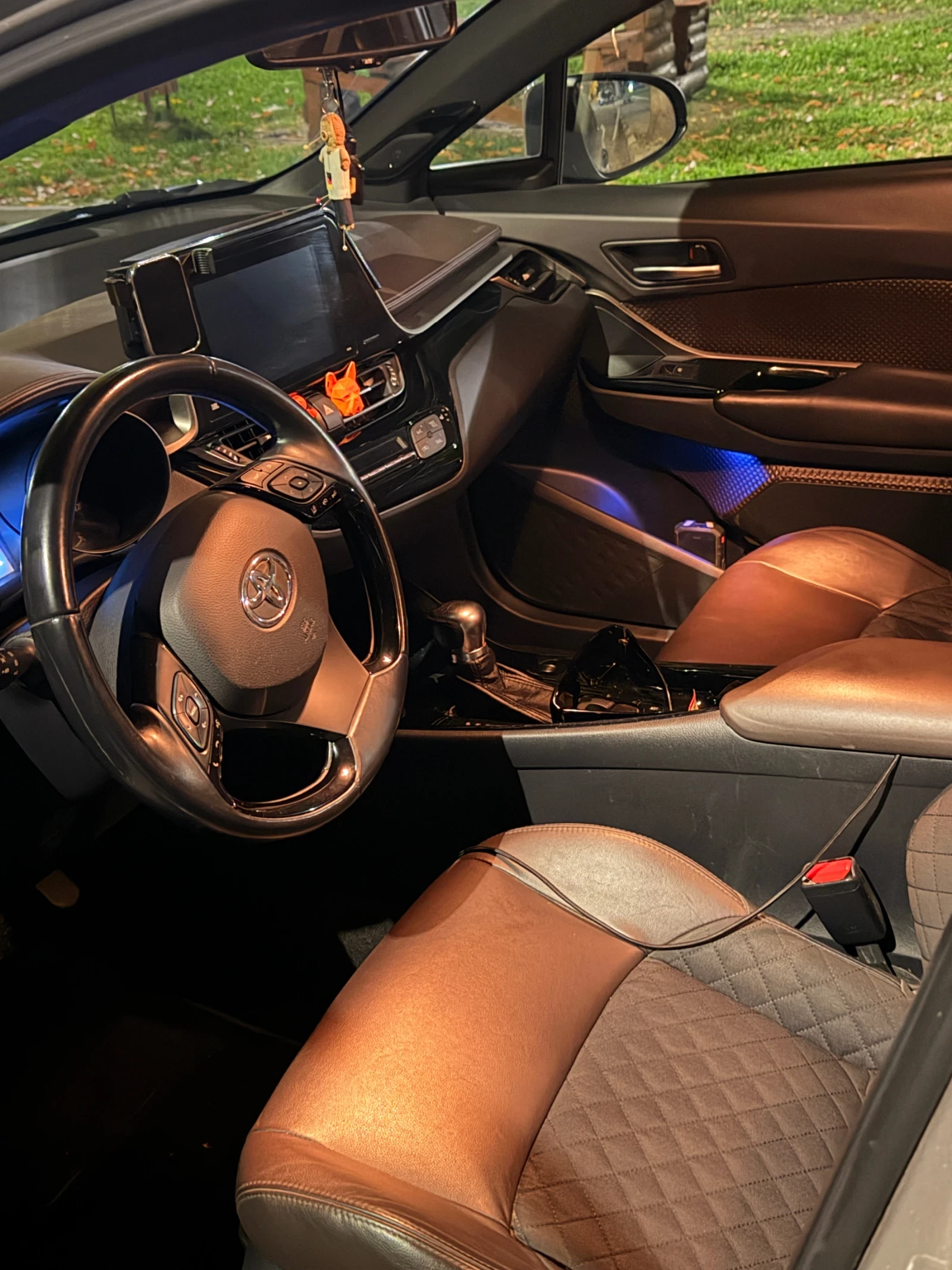Toyota C-HR, снимка 2 - Автомобили и джипове - 56600745