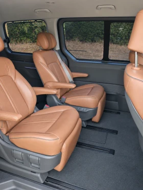 Hyundai Staria Lounge, снимка 17