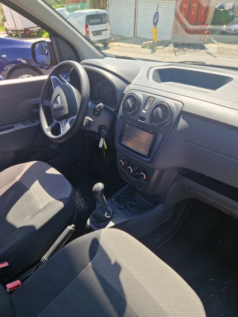 Dacia Lodgy 1.6 Газ - Бензин  - 7 места, снимка 10 - Автомобили и джипове - 49991954