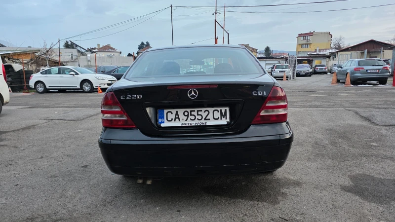 Mercedes-Benz C 220 220-120кс, снимка 6 - Автомобили и джипове - 53364118