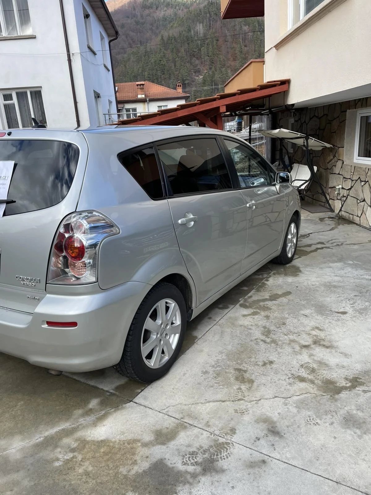 Toyota Corolla verso 2.2 D-Cat 177кс - изображение 4