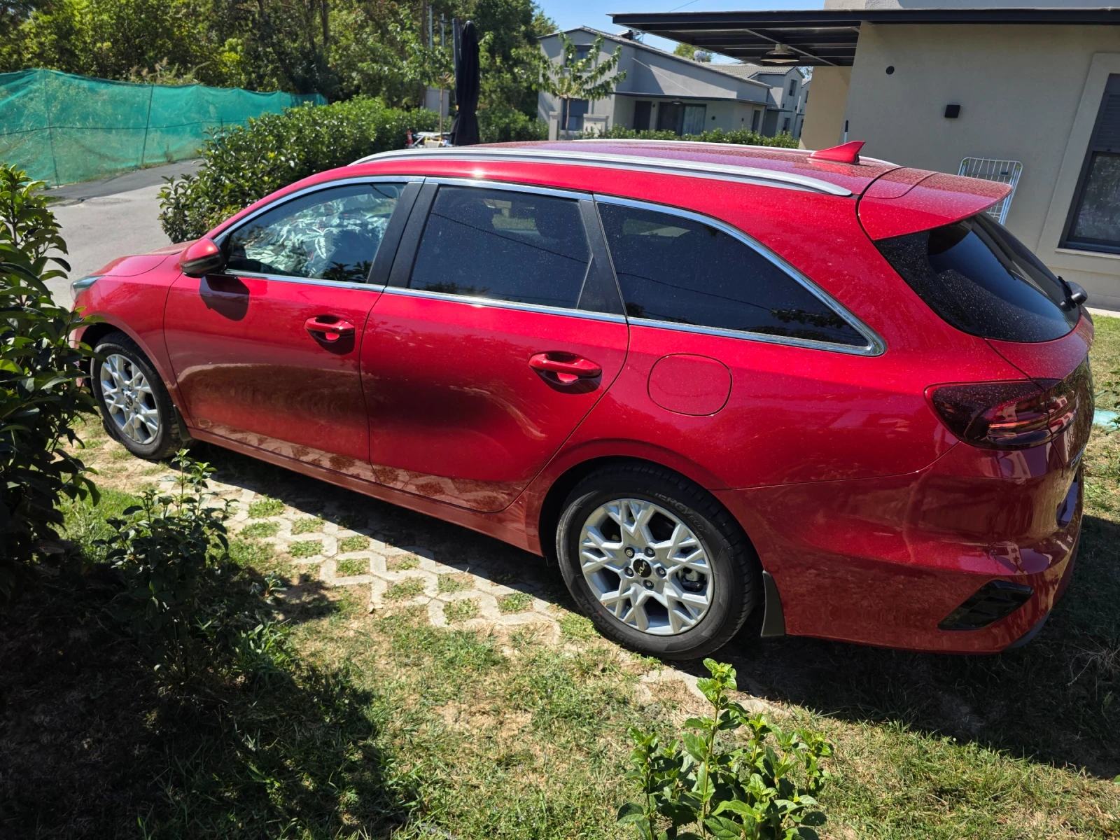 Kia Ceed SW BENZIN 3300km - изображение 5