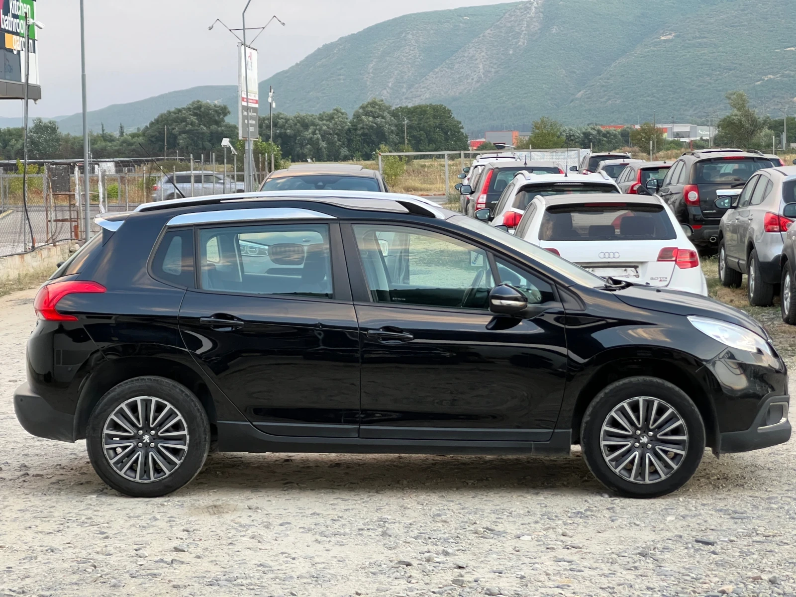 Peugeot 2008 1.2i-82к.с. PureTech EURO6B/ FACELIFT/ Парктроник  - изображение 4