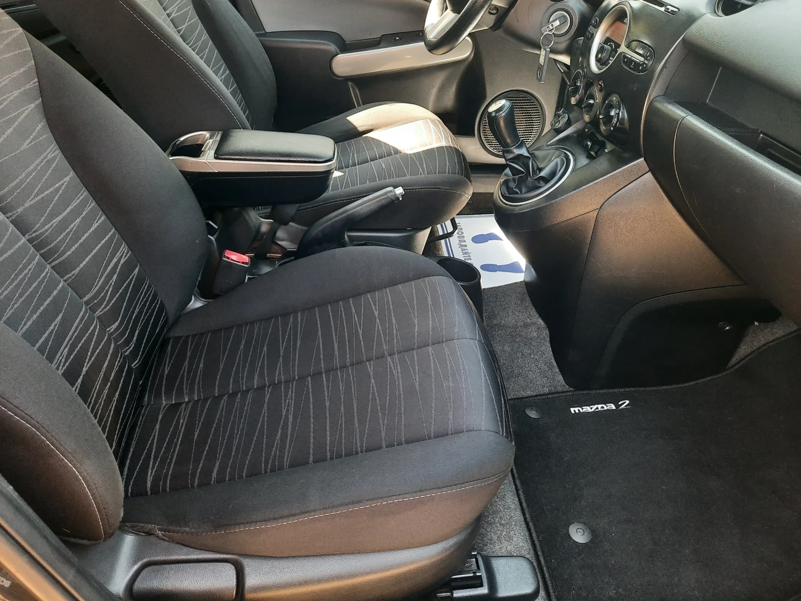 Mazda 2 2010та 1, 4i ПЕРФЕКТНА - изображение 10