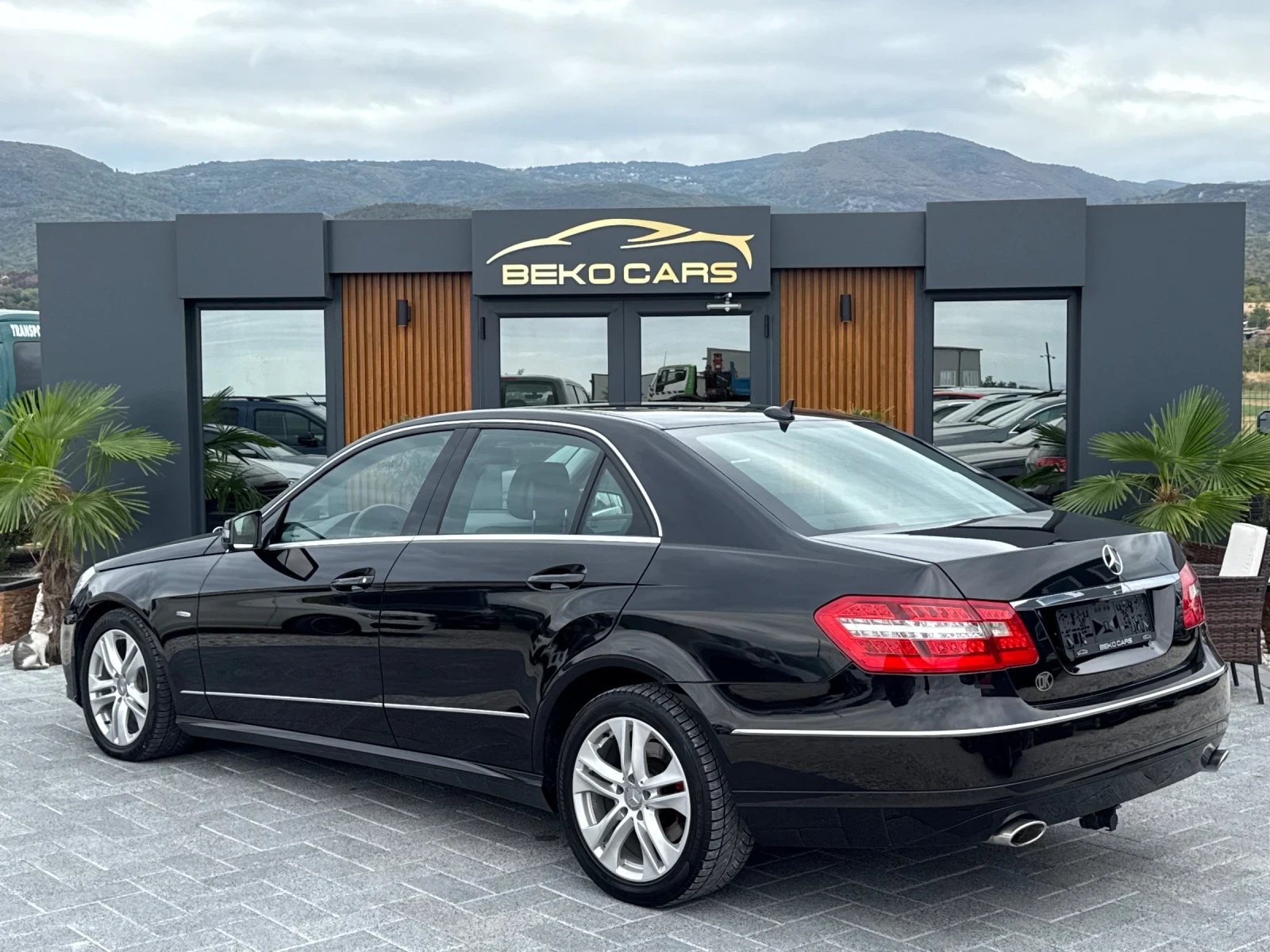Mercedes-Benz E 350 Нов внос от Дания! - изображение 7