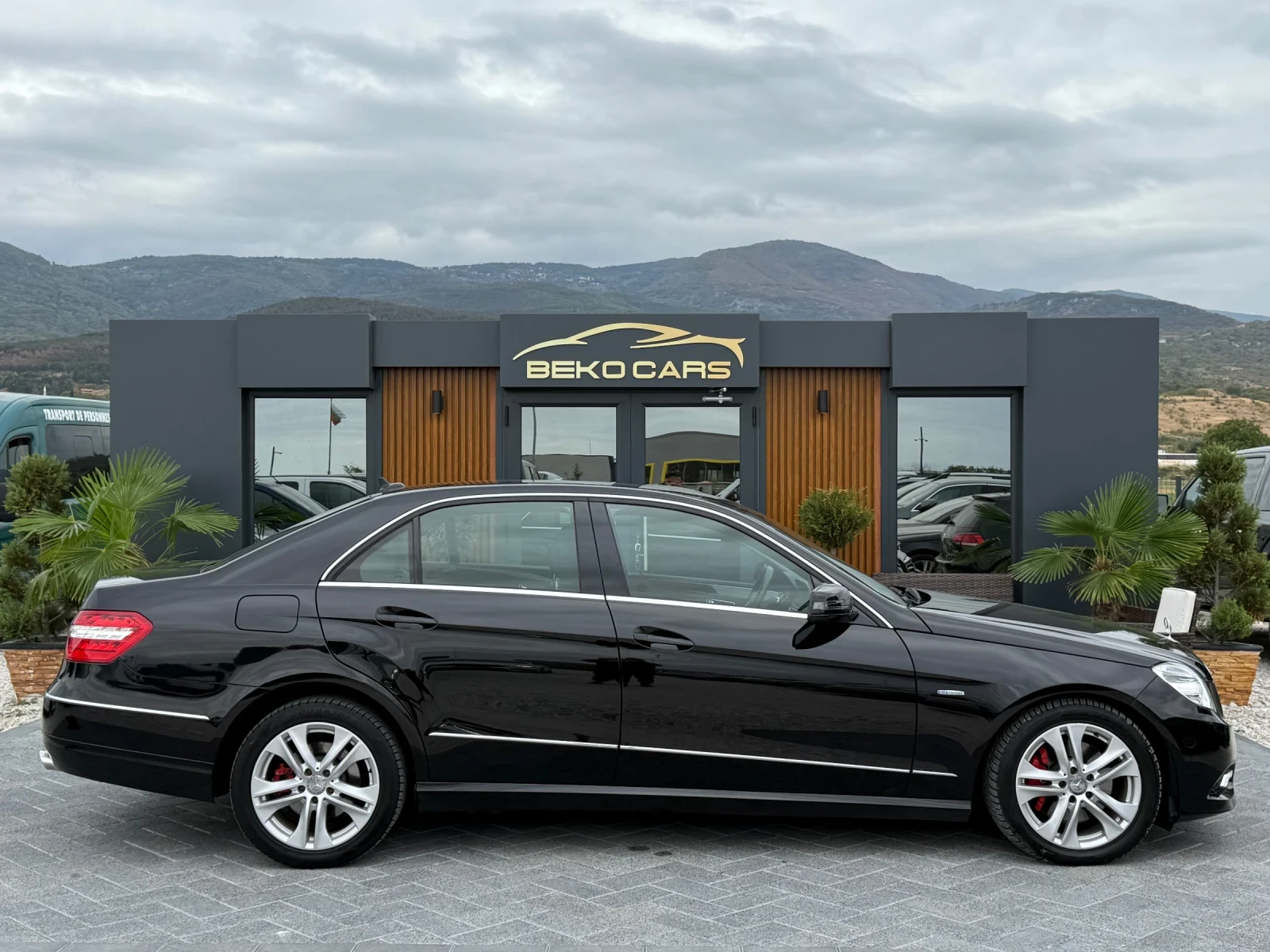 Mercedes-Benz E 350 Нов внос от Дания! - изображение 4