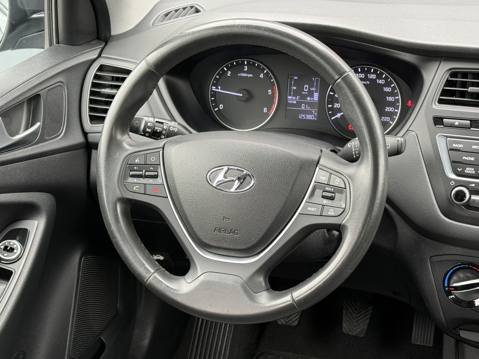 Hyundai I20 1.1crdi Euro6 | Mobile.bg � ����������� 12