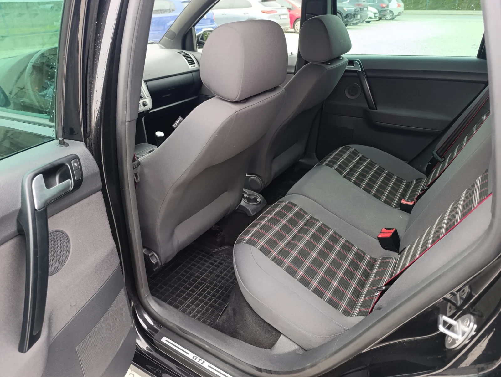 VW Polo 1.8 TURBO GTI, снимка 12 - Автомобили и джипове - 53949819