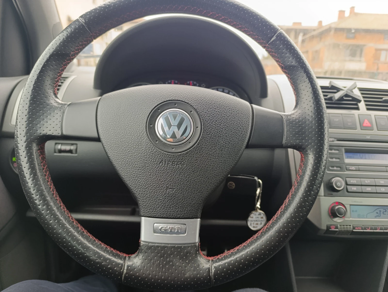 VW Polo 1.8 TURBO GTI, снимка 14 - Автомобили и джипове - 53949819