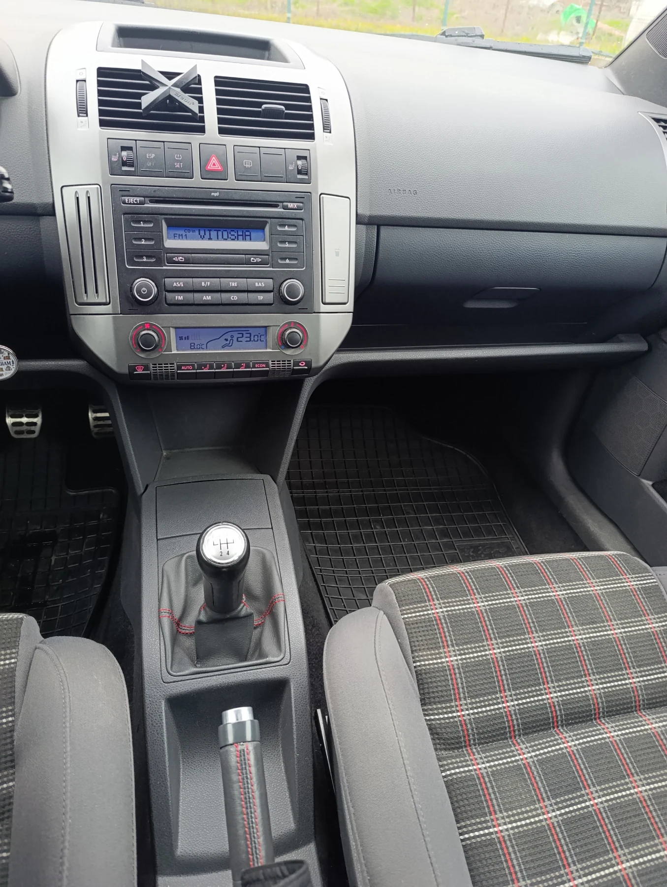 VW Polo 1.8 TURBO GTI, снимка 16 - Автомобили и джипове - 53949819