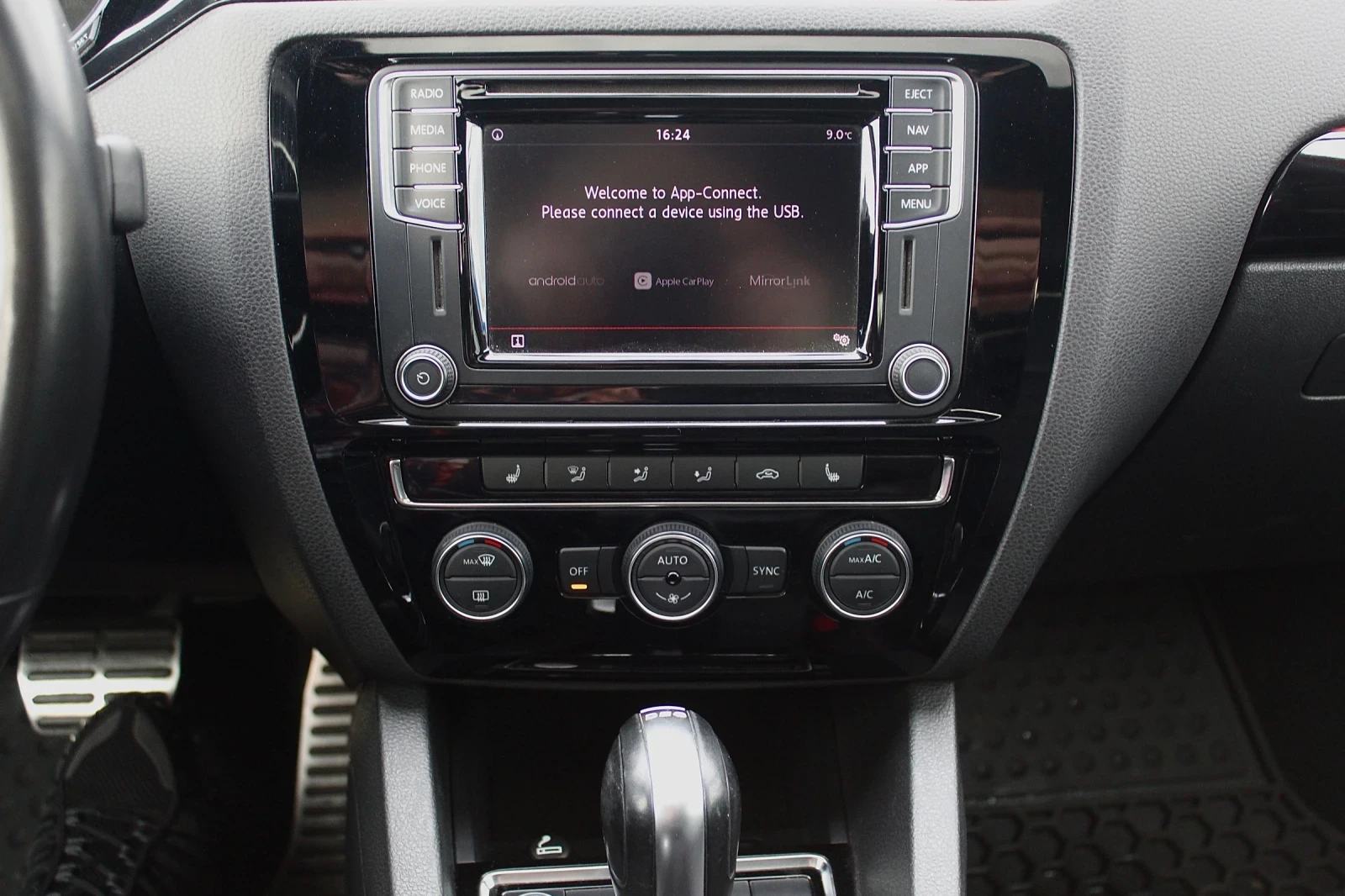 VW Golf GTI Jetta GLI 2018 Navi/DSG6/Обслужен/ТОП, снимка 9 - Автомобили и джипове - 54139165