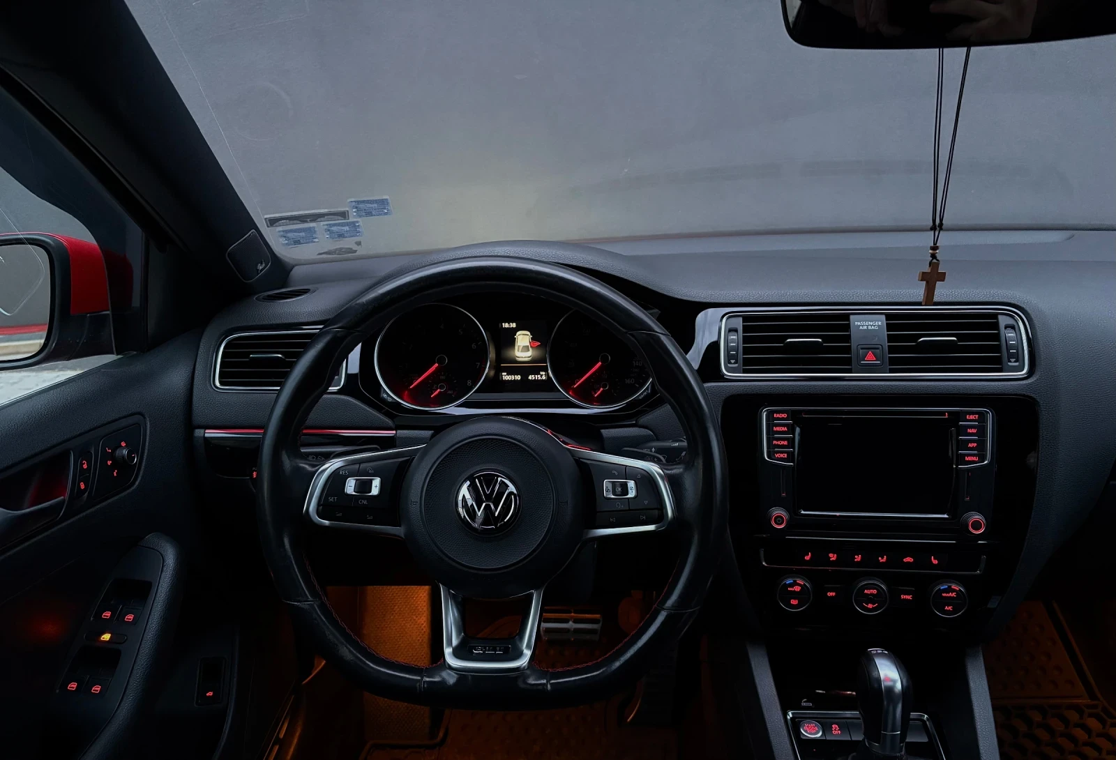 VW Golf GTI Jetta GLI 2018 DSG/Автомат/Шибедах/Обслужен/, снимка 8 - Автомобили и джипове - 54139165