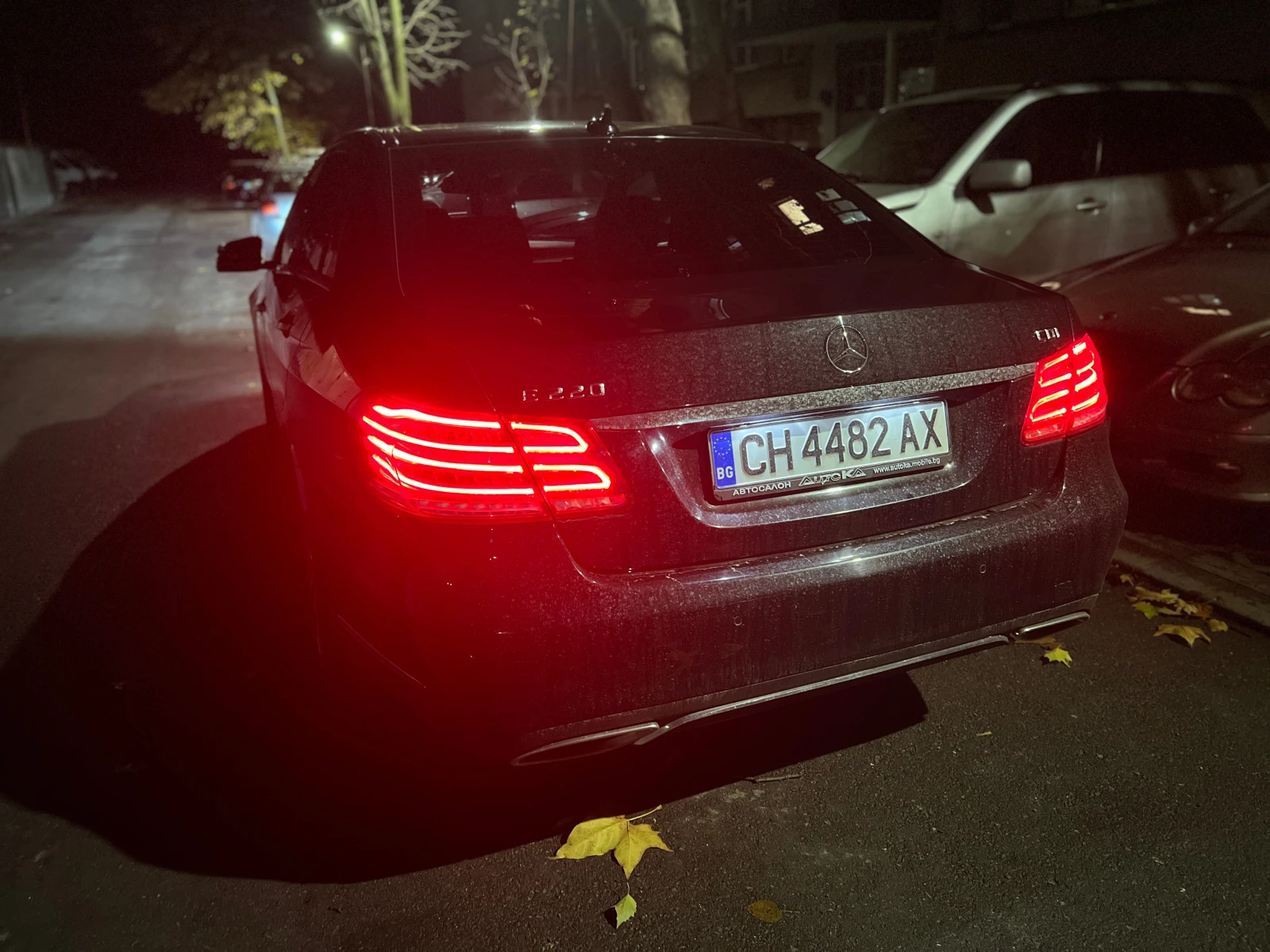 Mercedes-Benz E 220, снимка 4 - Автомобили и джипове - 54324509