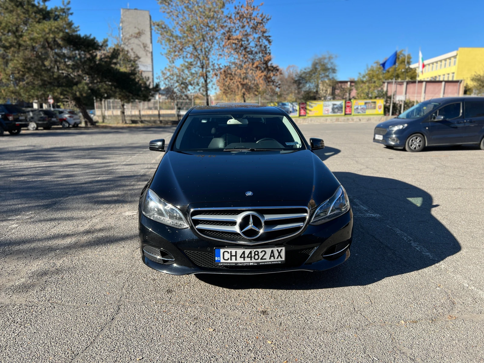 Mercedes-Benz E 220, снимка 2 - Автомобили и джипове - 54324509