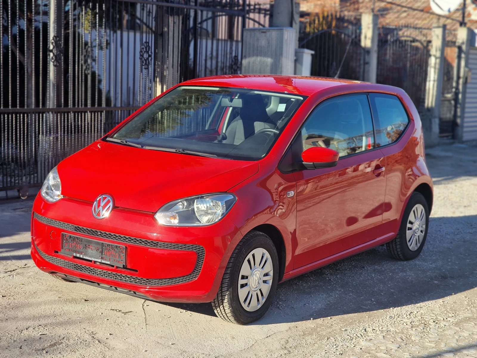 VW Up, снимка 2 - Автомобили и джипове - 54412385